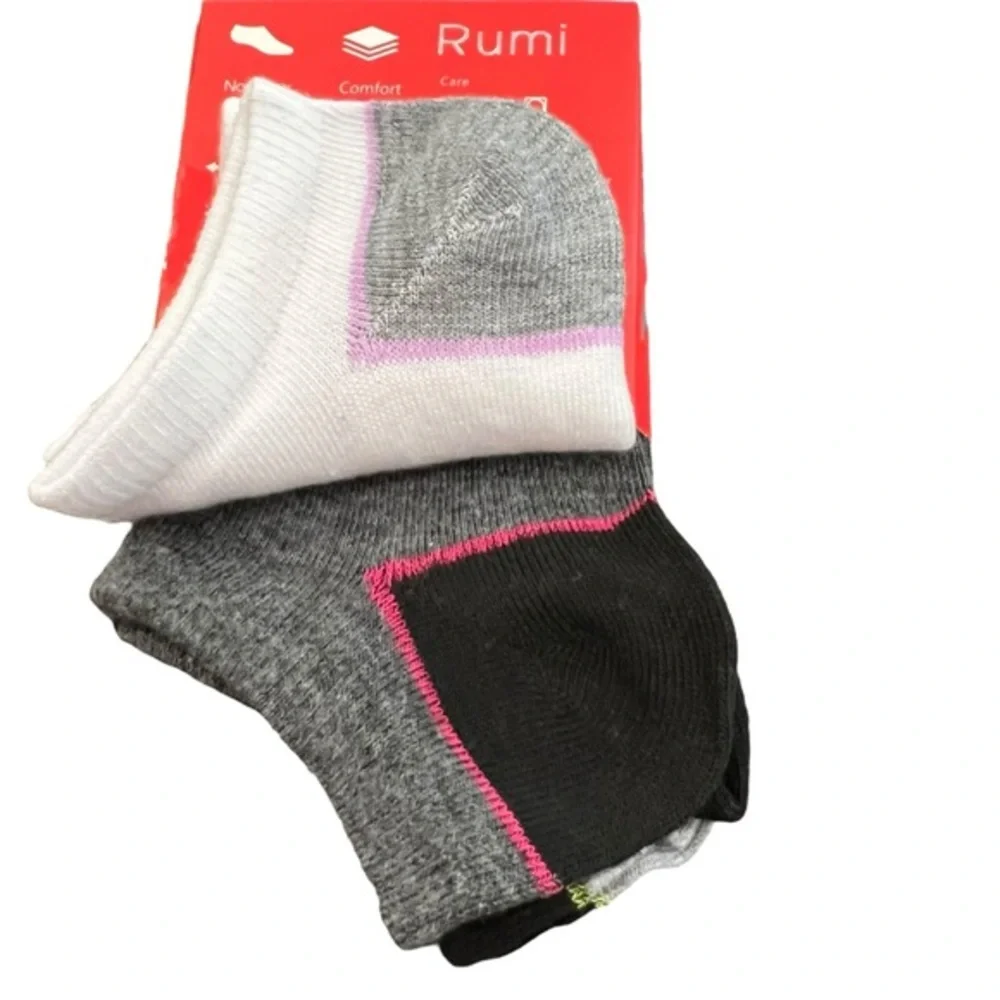 NWT Women's No Show Socks 6 Pairs‎ Sock Size 9-11 / Shoe Size 5-11 Multicolor